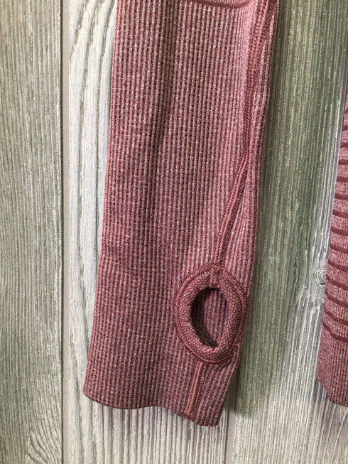 lululemon Knit Athletic top Size Small